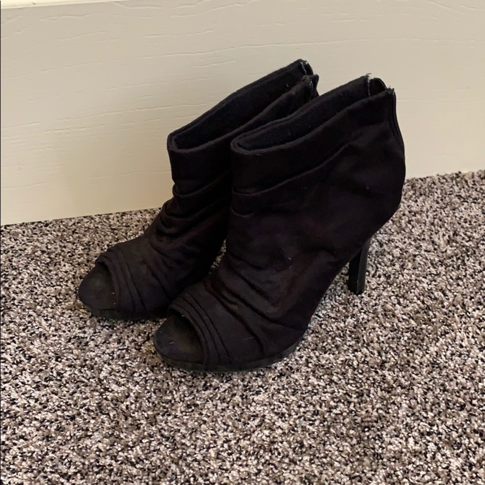 Open toed heels